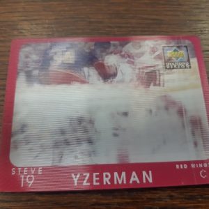 1997-98 Upper Deck Diamond Vision Steve Yzerman #4 Hologram