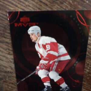 1999 MVP UD NHL Steve Yzerman