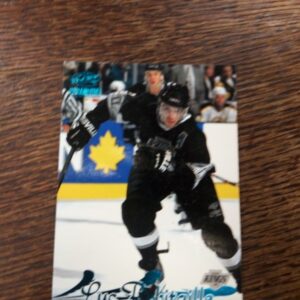 1997-98 Panini Pacific paramount blue Luc-Robitaillle