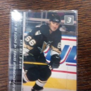 2001-02 Memorabilia series he shoot scores redemption Mario Lemieux
