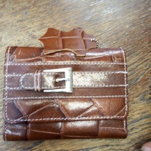 Ruskea nahkalompakko