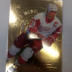 1995-96 fleer ultra gold Steve Yzerman