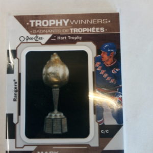 2021-22 OPC Trophy winners Mark Messier