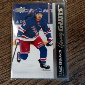 2021-22 UD series 1 Young Guns Tarmo Reunanen