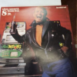 Sävel kiertää maailmaa 8 ja rokki soi