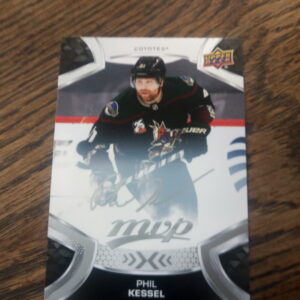 2021-22 UD mvp sign Phil Kessel