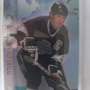 1995-96 Fleer Metal Wayne Gretzky International Steel 5 of 24