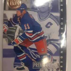 1995-96 Fleer Ultra Premier Pivot Gold Mark Messier