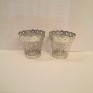 Metalliset koriste korit (K)