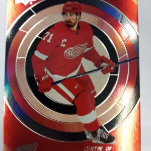 2022-23 Upper Deck Center of Attention Dylan Larkin