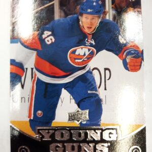 2010-11 UD YoungGuns Matt Martin
