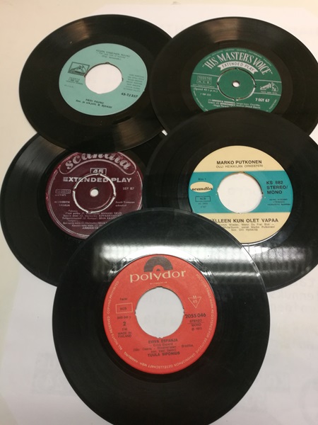 LP 5kpl sekalaisia Suomalais-artistien levyjä (K)