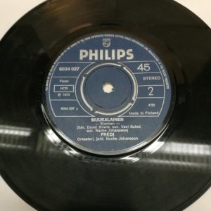 LP single: Fredi - Muukalainen/Rakkauden sinfonia, 1973 (K)