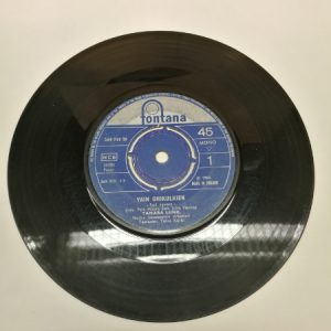 LP Single: Nacke Johanssonin orkesteri - Rakkaus on arvokkain/Vain ohikulkien (K)