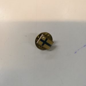 Pieni Suomen lippu pinssi (K)