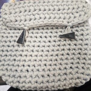 Polyesteristä kudottu käsilaukku