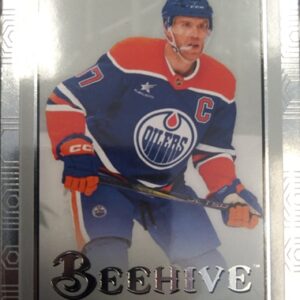 2024-25 UD extended Series Beehive Connor McDavid