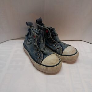 Pienet farkkukengät