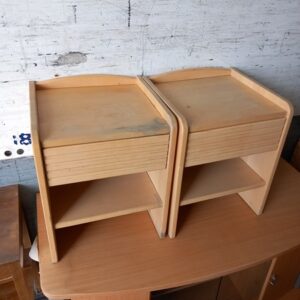 Pieni yö-pöytä 2kpl